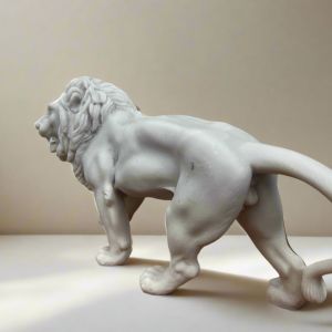 White Bonded Mable statue of a lion figure